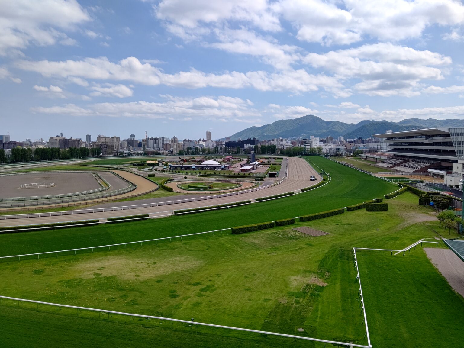 札幌競馬場馬場電話・ハロン計測端子盤改修工事